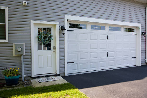24/7 Emergency Garage Door Panel Replacement experts in Indian Hills, TX